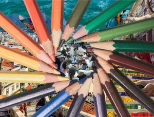 Crianças e educadores do Instituto Refaz, projeto social no Rio de Janeiro